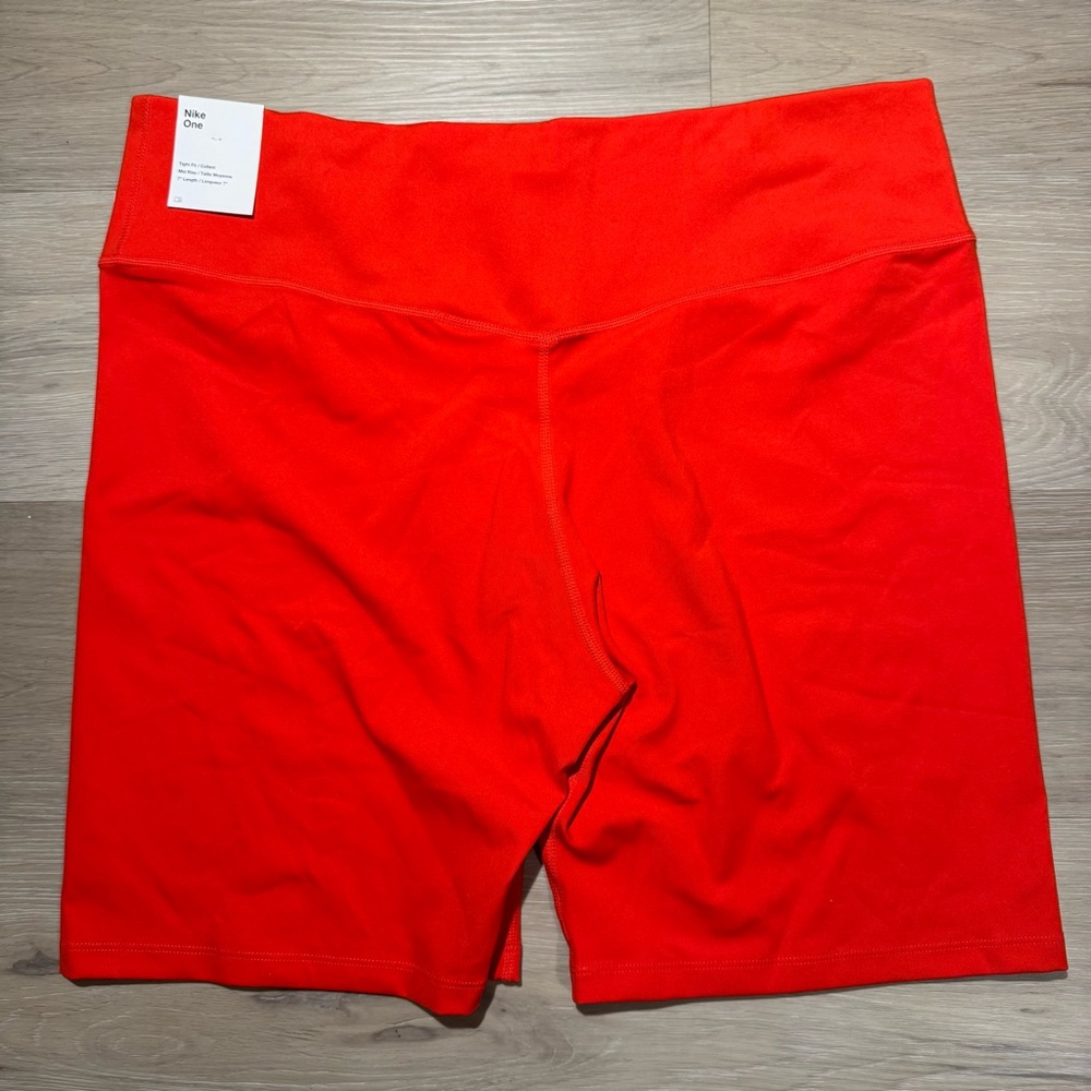 Nike Womens One Midrise Bike Shorts - Picture 3 of 3
